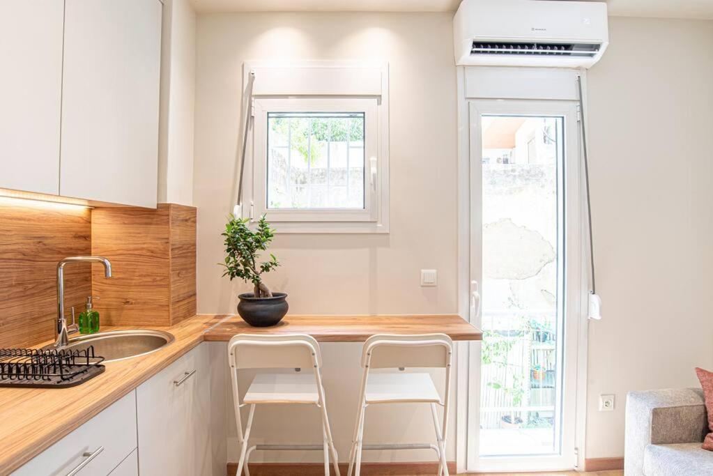 Peaceful Shelter In Athens Apartment Exterior photo
